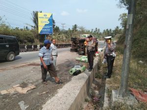 Satu keluarga tewas, korban Lakalantas Jalan Lintas Sumatera Km. 20-21, tanjakan maut Tarahan