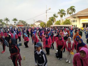 1000 kader dan alumni KOPRI PMII putri se- Provinsi Lampung, melangsungkan Senam Bersama