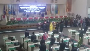 Lima pimpinan DPRD Provinsi Lampung periode 2019-2024 mengucapkan sumpah janji