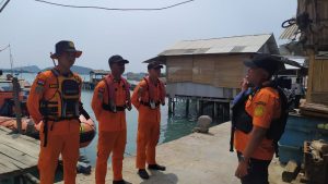 Tim SAR mencari 1 orang warga Way Muli yg Hilang ketika memasang Bagan di Laut