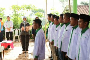 Chusnunia Lantik Pimpinan Daerah Masyarakat Pertanian Organik Indonesia Lampung Barat Masa Bhakti 2020-2025.