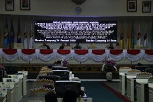 Rapat Paripurna DPRD Provinsi Lampung dalam rangka laporan panitia khusus pembahasan atas LHP BPK – RI