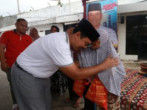 Bakal calon Walikota Bandar Lampung, Rycko Menoza SZP menggelar tasyakuran dan berbagi dengan masyarakat Bandarlampung