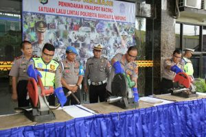 Tilang 257 Kendaraan, Polresta Bandar Lampung Musnahkan Ratusan Knalpot Racing