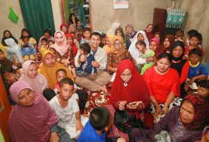 Rycko menyapa warga di wilayah pinggiran kota Bandar Lampung