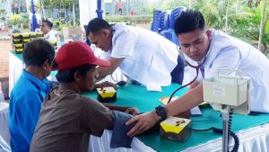 PT KAI Divre IV Tanjungkarang gelar pengobatan gratis Rail Clinic di stasiun Gedung Ratu, Natar,