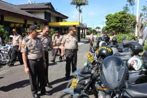 Tim Sarpras Polda Lampung Lakukan Supervisi Kendaraan dan Senjata Api Dinas Polres Lampung Barat