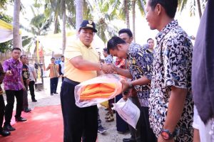 HUT Lampung ke-56, Gubernur Arinal Beri Sejumlah Bantuan untuk Pahawang, dari Pelayanan Kesehatan, Kapal Ambulans hingga Penerangan Listrik