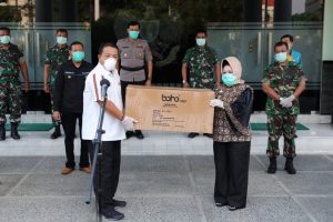 Gubernur Arinal Terima Alat Pelindung Diri dari Pemerintah Pusat, Besok Dibagikan ke Seluruh Tim Medis Penanganan Virus Corona di Lampung