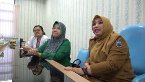 Direktur RSUD Bob Bazar Kalianda, Dr. Media Apriliana, M. KM angkat bicara terkait issue yang beredar di laman media sosial RSUD Bob Bazar merawat pasien suspect (terduga) Corona Virus Disease (COVID-19)