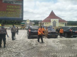 Bupati Mesuji H Saply pimpin langsung penyemprotan disinfektan serentak