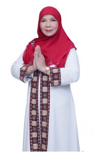 Bunda Eva minta Maaf, atas pembagian beras yang di tempel Stiker