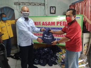 Dampak Covid-19 PT Bukit Asam Peduli Sesama Berikan Paket Sembako Kepada Awak Media