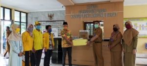 Ditengah Pandemi Covid 19, RSUD Alimudin Umar Terima Bantuan APD, dari DPD II Partai Golkar Lambar