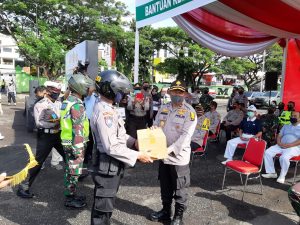 Polda Lampung melepas tim pendistribusian bantuan  5000 paket Sembako, dari Yayasan Tzu Chi Budha Indonesia, secara door to door keseluruh rumah warga