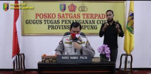 Update data Covid 19, Kabidhumas Polda Lampung Kombes Pol Zahwani Pandra Arsyad, sampaikan data ODP Provinsi Lampung, di Posko Satgas Terpadu Penanganan Covid-19 Provinsi Lampung.