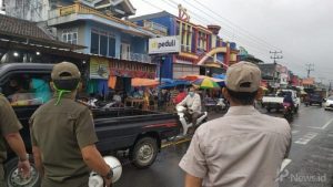 Sat Pol PP Lambar Bidik Kerumunan dan yang Ogah Pakai Masker