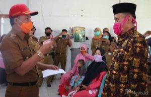 Bagikan Bantuan di 4 Kecamatan, Pesan Parosil untuk Camat-Peratin; Jangan Sampai Ada Masyarakat Mati Kelaparan