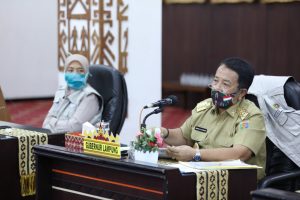 Sinergikan Langkah Penanganan Covid-19, Gubernur Arinal bersama Forkopimda, Tokoh Agama, Akademisi dan Insan Pers  lmbau Masyarakat Sholat Ied di Rumah