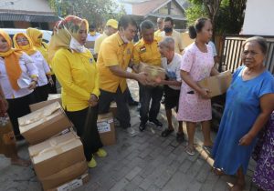 Golkar Salurkan Bantuan kepada Warga Bandarlampung yang Terkena Banjir