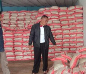 Dinas Sosial Lam-Bar dan Pihak Rekanan Telah Mengganti Beras Yang Rusak