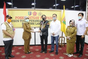 Pemprov Lampung Terima Alat Rapid Test dari Bravo Lima untuk Tangani Covid-19, Wagub Sampaikan Apresiasi