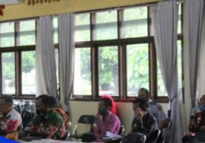 Drs. Ismet Inoni, Pimpin Rapat Sosialisasi Bahas Inovasi Daerah yang Ada di Lampung Barat