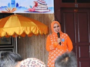 Partinia Parosil Mabsus Umumkan Pemenang Lomba Menulis Pengunjung Lamban Baca