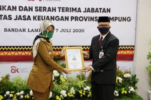 Serah Terima Jabatan Kepala OJK Lampung, Pemprov Ajak OJK Bergandengan Tangan Wujudkan Rakyat Lampung Berjaya