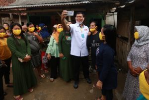 Rycko memberikan edukasi terkait covid-19 memasuki era normal baru
