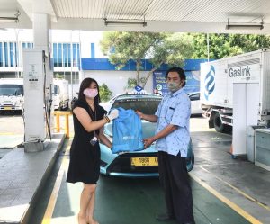 PT Gagas Energi Indonesia Bagikan Sembako untuk Pelanggan Gasku Terdampak COVID-19 di Batam