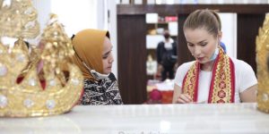 Riana Arinal Terima Kunjungan Tim Inovasi Daerah Balitbang Kemendagri di Dekranasda, Tim Kagumi Karya Kain Tapis dan Siger Emas