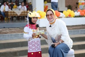 Peringatan Hari Anak Nasional 2020, Ibu Riana Arinal Meriahkan Acara dengan Senam, Bermain dan Mendongeng Bersama Anak-Anak PAUD