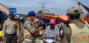 Ke Pasar Cipta Laga, Pemkab Lambar Gencar Tegakkan Disiplin Protokol Kesehatan Covid-19