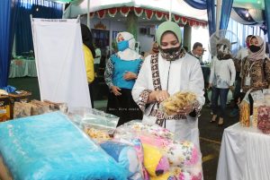 Pacu Kreativitas Perajin, Ketua Dekranasda Ibu Riana Arinal Sampaikan Kunci Sukses UMKM dalam Talk Show Spesial HUT Lampung Post ke- 46