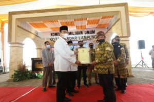 Berkas Pasangan Bakal Calon Walikota dan Wakil walikota Bandarlampung H. Rycko Menoza – Johan Sulaiman telah memenuhi Syarat