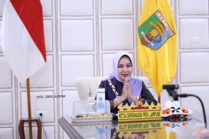 Ketua Dekranasda Provinsi Lampung Riana Sari Arinal dorong pengembangan desain fashion dengan memanfaatkan budaya lokal dan khas Lampung.