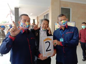 KPU Pesawaran tetapkan nomor urut 1 untuk pasangan M. Nasir-Naldi Rinara dan nomor urut 2 untuk pasangan Dendi Romadona-Marzuki.