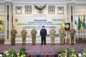 Gubernur Arinal Kukuhkan 5 Pjs Bupati dan Serahkan Surat Plt Bupati Pesawaran, Minta Sukseskan Pilkada Serentak dan Selamatkan Masyarakat dari Covid-19