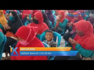 BUPATI LAMPUNG BARAT PAROSIL MABSUS BAGIKAN BERAS DIPEKON GIHAM SUKAMAJU