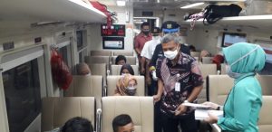 PT KAI bagikan masker, bentuk kepedulian perusahaan atas pencegahan COVID-19