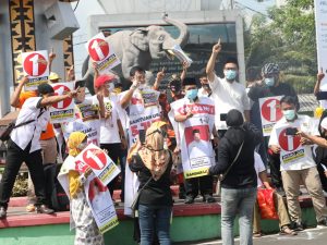 Aksi Unik freeze Mob, Menyita Perhatian warga dan Pengendara yang Melintas