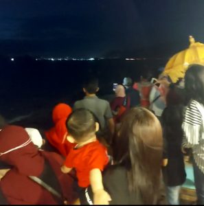 Asik bermain air dipinggir pantai, Remaja hilang terseret arus Pantai Sebalang