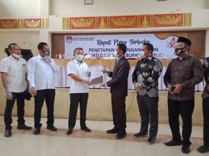 Rapat Pleno KPU Pesawaran tetapkan pasangan Dendi-Marzuki terpilih menjadi Bupati dan Wakil Bupati