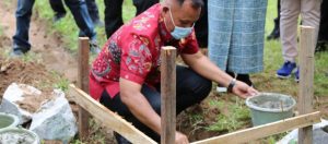 Bupati Lampung Selatan, H. Nanang Ermanto melakukan peletakan batu pertama Kantor Balai Desa Sabah Balau
