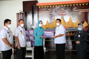 Terima Bantuan dari PT. Milagros Indonesia Megah, Gubernur Arinal Berharap Partisipasi Kalangan Swasta Terus Ditingkatkan dalam Penanganan Covid-19 di Provinsi Lampung