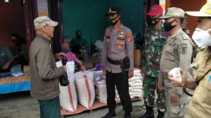 Tim puskesmas liwa Lampung barat razia penertiban prokes dipasar Liwa
