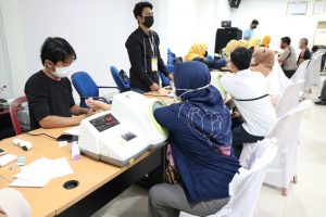 Mantap !! Dinkes Pastikan Pegawai PLN se Lampung Terima Vaksin
