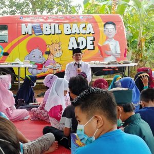 Anggota DPRD Lampung Ade Utami Lauching Maskot Baru Mobil Baca Ade, Peringati Hardiknas