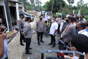 Nanang Ermanto Tinjau Mapolsek Candipuro yang dibakar Massa